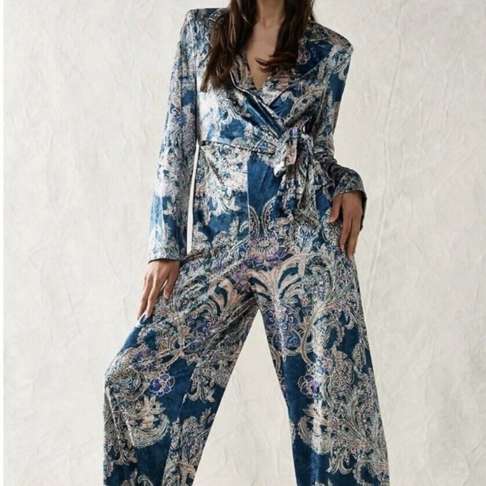 Free People Delphine Velvet Jumpsuit Floral Navy/Marin Size XS New without Tag